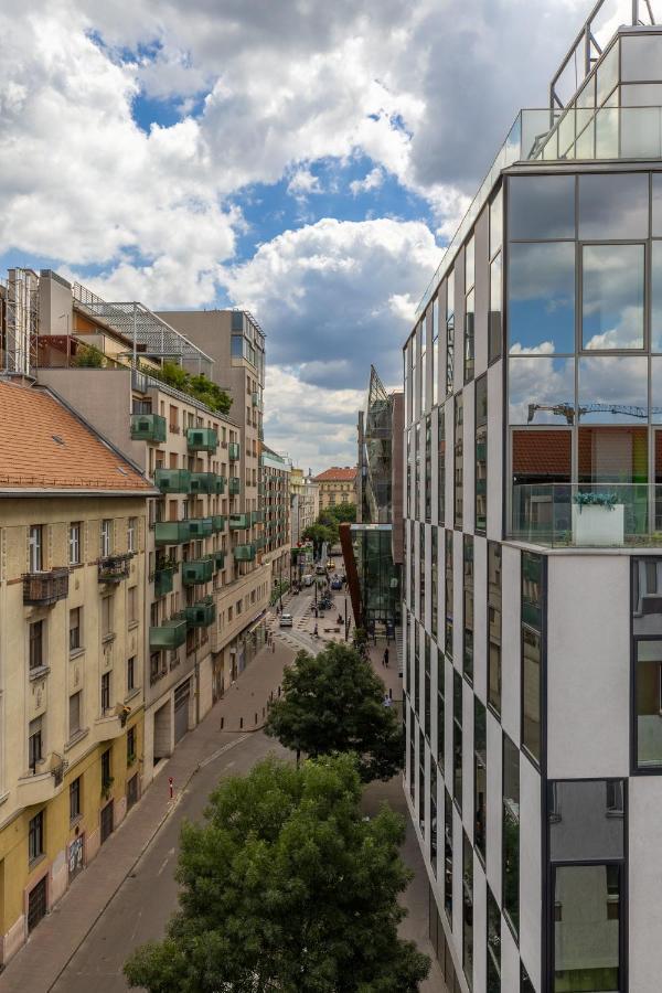 Center Penthouse Apartment - Huge Terrace And Free Parking - Tram/Metro - Ac Budapest Exterior photo